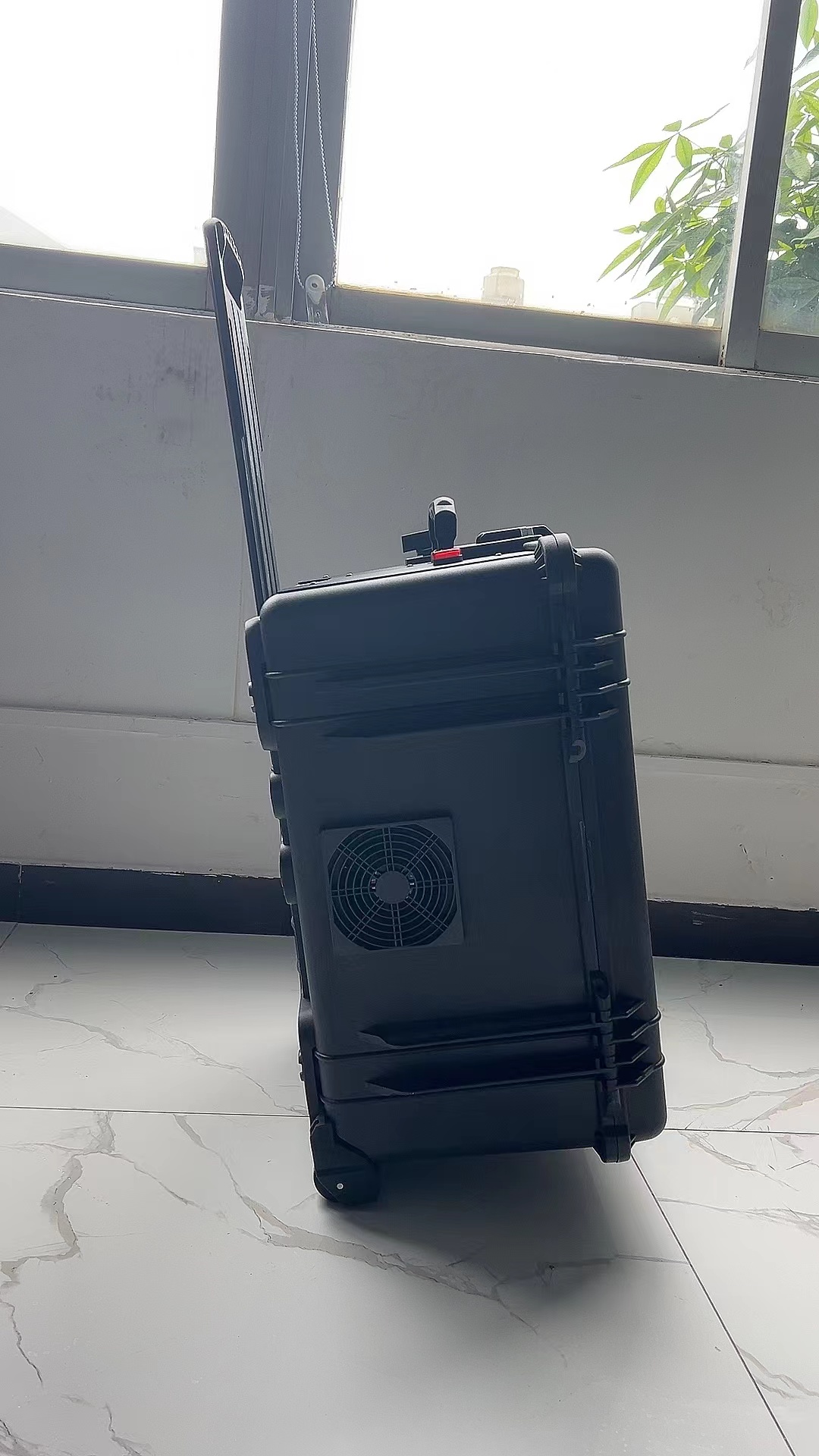 太平手拉箱型移动通信干扰器